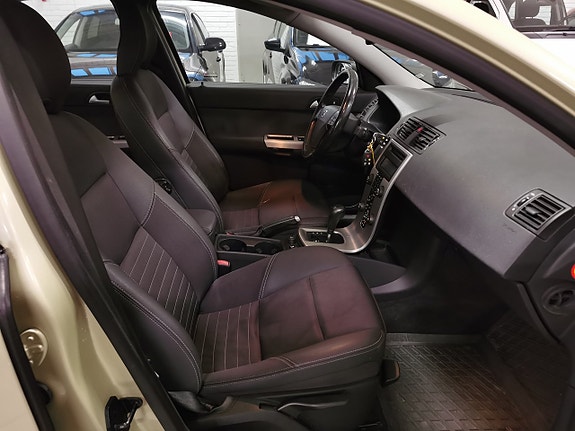 Volvo S40 10 of 16