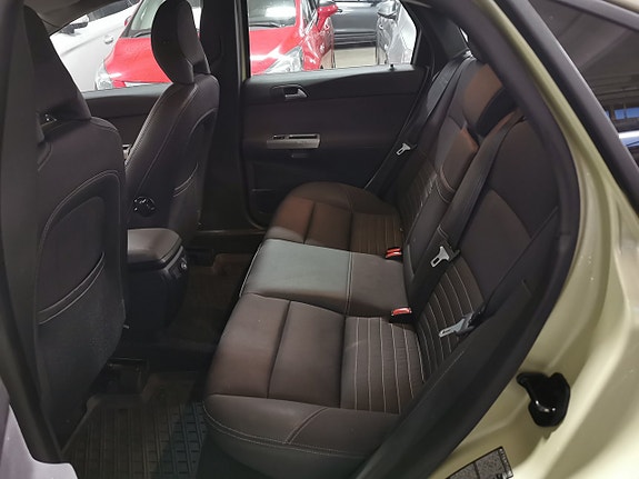 Volvo S40 12 of 16