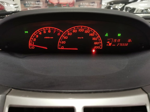 Toyota Yaris 13 of 15