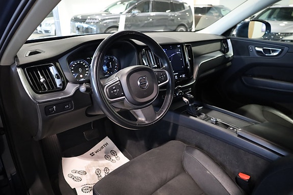 Volvo XC60 8 of 25