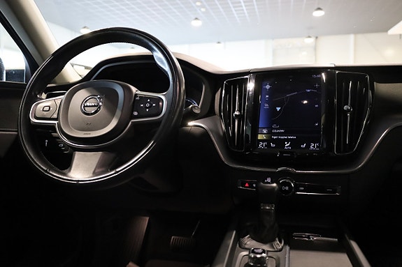 Volvo XC60 15 of 25