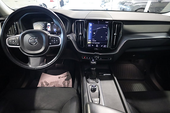 Volvo XC60 13 of 25