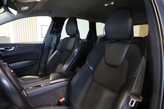 Volvo XC60 11 of 25