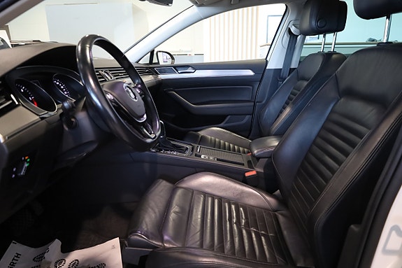 Volkswagen Passat 14 of 30