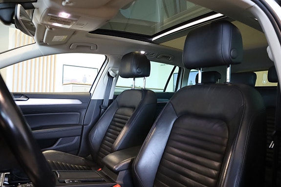 Volkswagen Passat 15 of 30