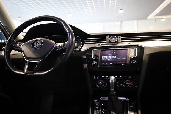 Volkswagen Passat 20 of 30