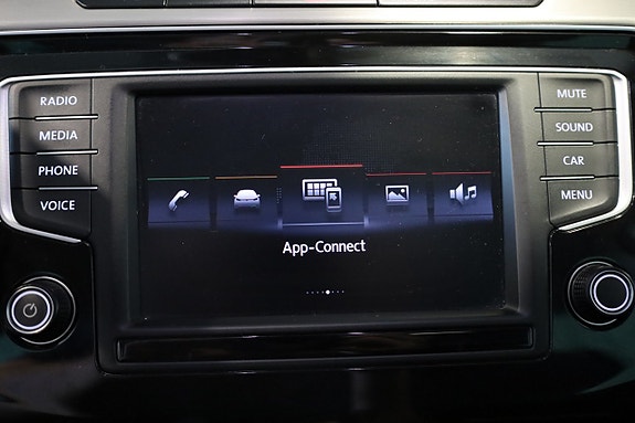 Volkswagen Passat 24 of 30