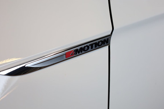 Volkswagen Passat 12 of 30
