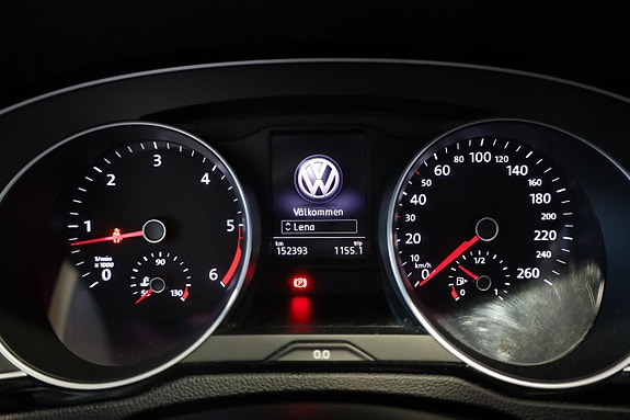 Volkswagen Passat 27 of 30
