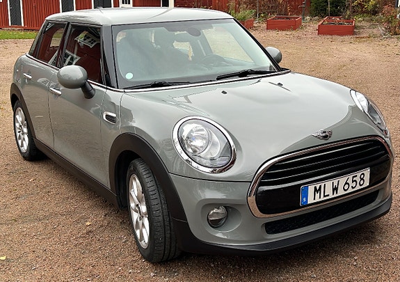 MINI Cooper 2 of 9