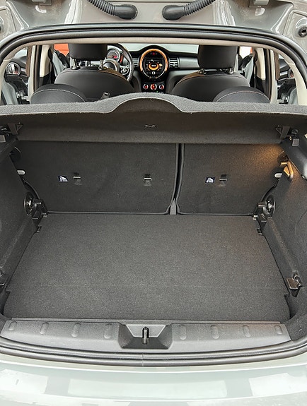 MINI Cooper 8 of 9