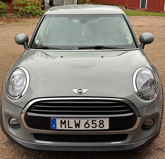 MINI Cooper 4 of 9