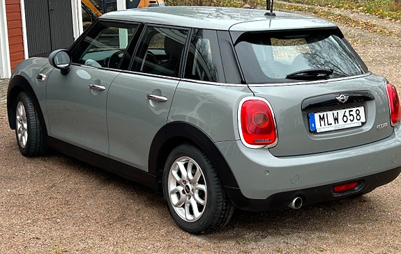 MINI Cooper 3 of 9