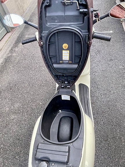 Piaggio Vespa ET4 125 6 of 7