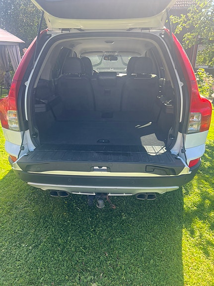 Volvo XC90 4 of 8