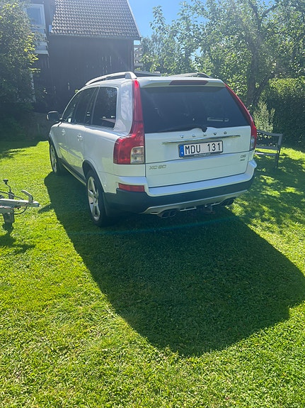 Volvo XC90 3 of 8
