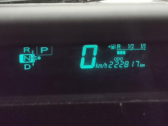 Toyota Prius 14 of 19