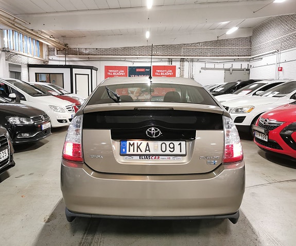 Toyota Prius 6 of 19