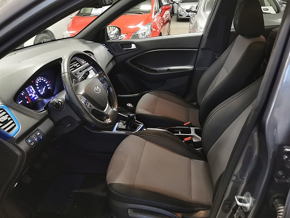 Hyundai i20 8 of 15