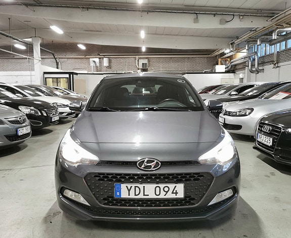 Hyundai i20 5 of 15