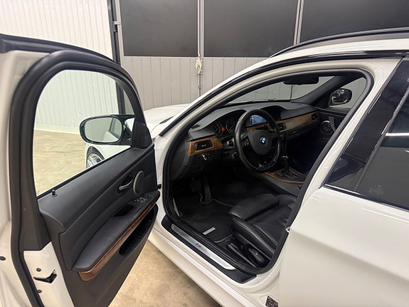 BMW 335d 18 of 30