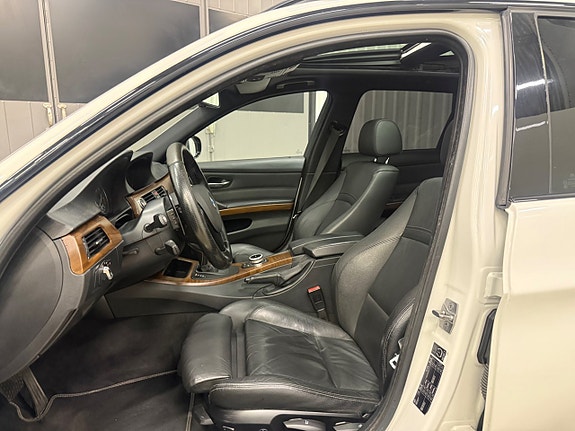 BMW 335d 19 of 30