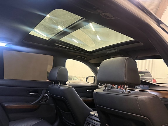 BMW 335d 24 of 30