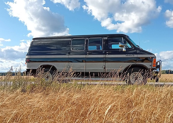 Dodge RAM 2500 4 of 10