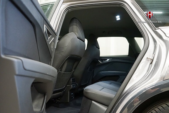 Audi Q4 e-tron 11 of 22