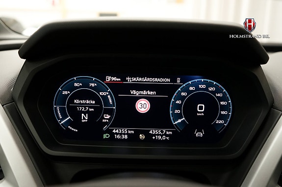 Audi Q4 e-tron 14 of 22