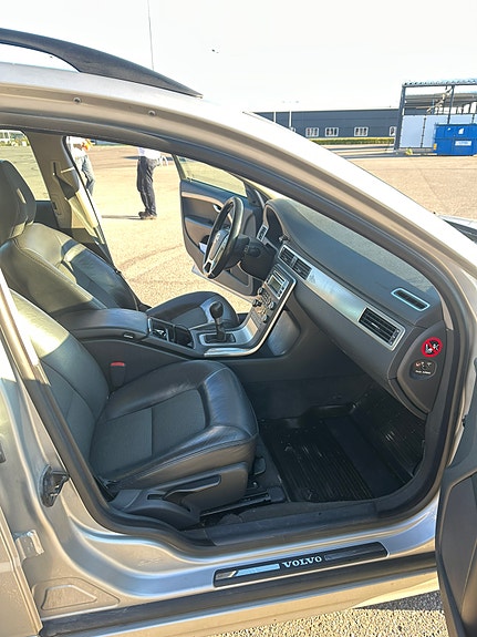 Volvo V70 5 of 6