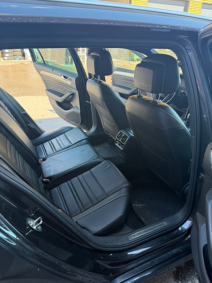 Volkswagen Passat 11 of 14