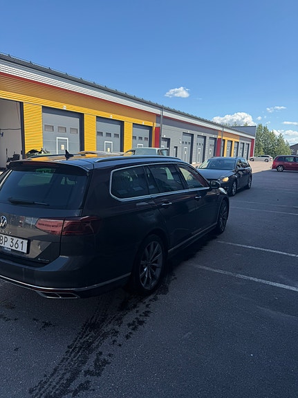 Volkswagen Passat 5 of 14