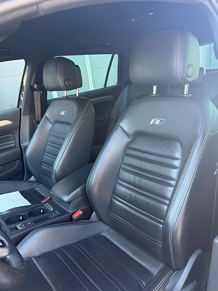 Volkswagen Passat 10 of 14