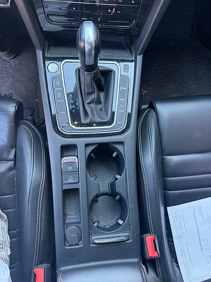 Volkswagen Passat 8 of 14