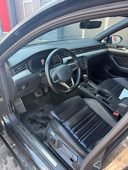 Volkswagen Passat 6 of 14