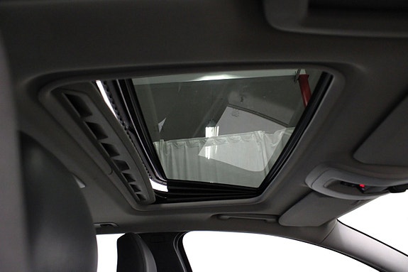 Volvo V50 26 of 30