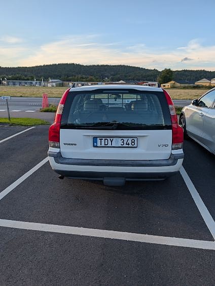 Volvo V70 4 of 12