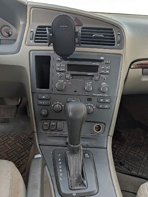 Volvo V70 7 of 12