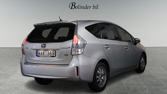 Toyota Prius+ 6 of 17