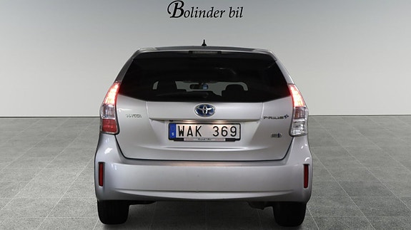Toyota Prius+ 5 of 17