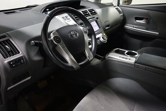 Toyota Prius+ 7 of 17
