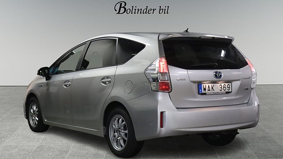Toyota Prius+ 4 of 17