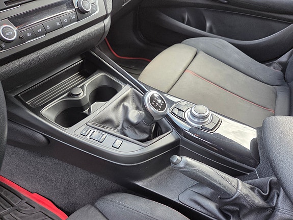 BMW 120d 4 of 5