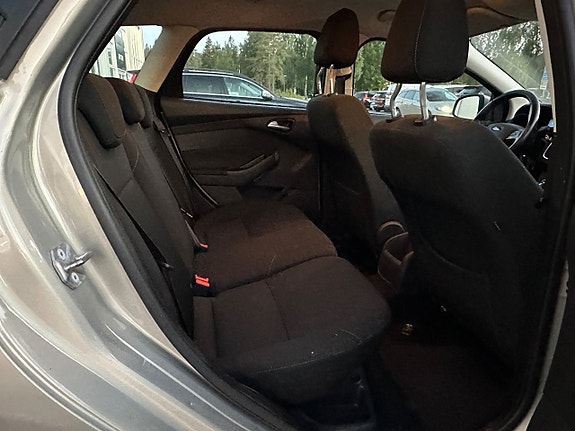 Ford Focus 9 of 11