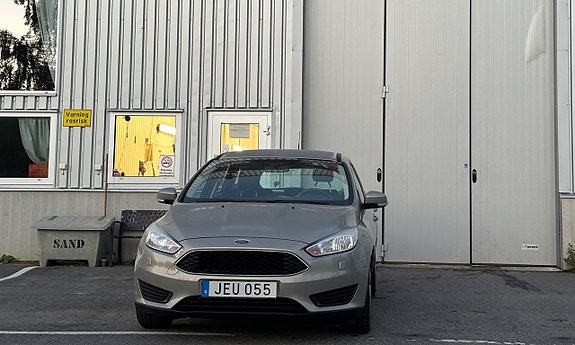 Ford Focus 5 of 11
