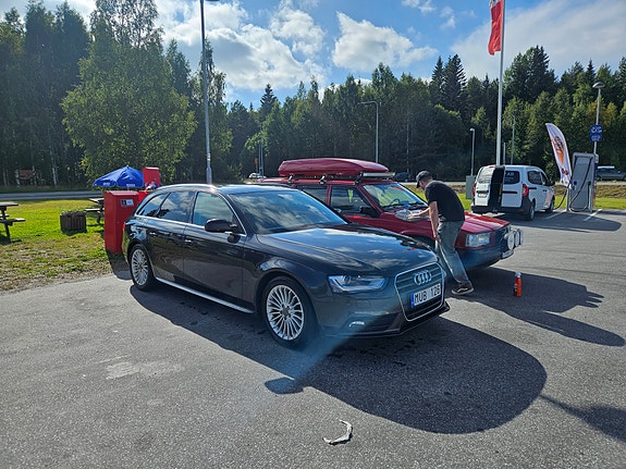 Audi A4 2 of 7