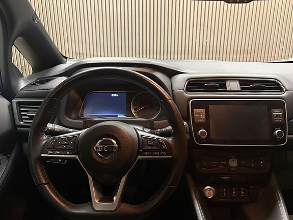 Nissan Leaf 10 of 17