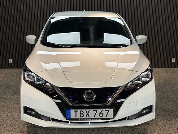 Nissan Leaf 2 of 17