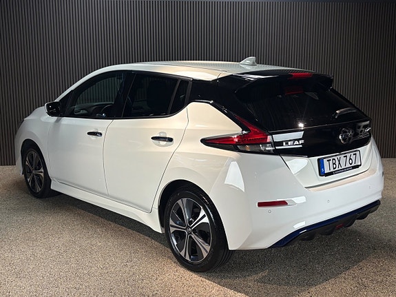 Nissan Leaf 4 of 17